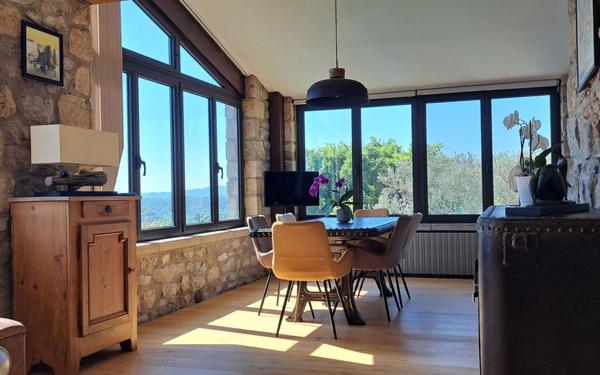 Maison à vendre    6 pièces •  Largentière