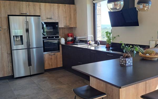 Maison à vendre    6 pièces •  Largentière