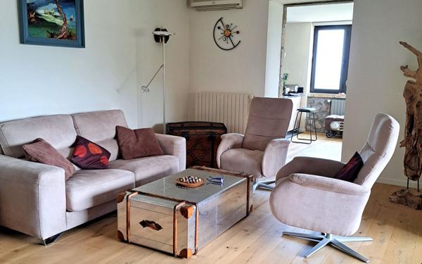 Maison à vendre    6 pièces •  Largentière