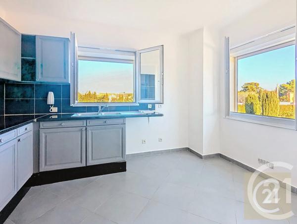 Maison à vendre  5 pièces - 105 m 2   BEZIERS  - 34