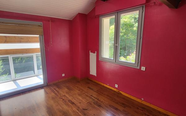 Maison à vendre    9 pièces • 215 m2 Aubenas