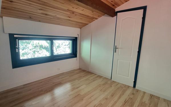 Maison à vendre    9 pièces • 215 m2 Aubenas