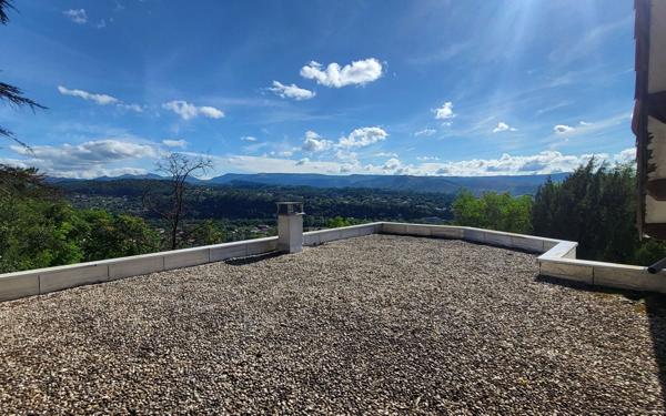 Maison à vendre    9 pièces • 215 m2 Aubenas