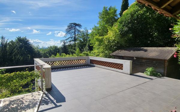 Maison à vendre    9 pièces • 215 m2 Aubenas