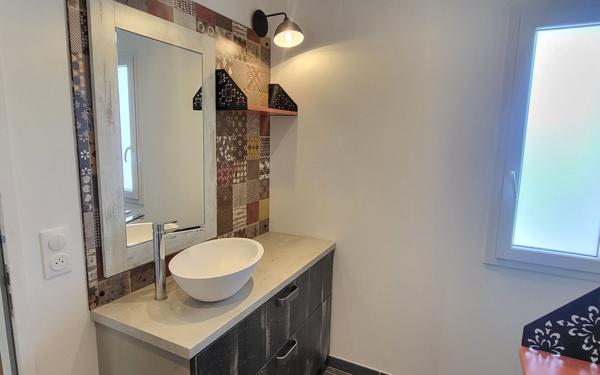 Maison à vendre    9 pièces • 215 m2 Aubenas