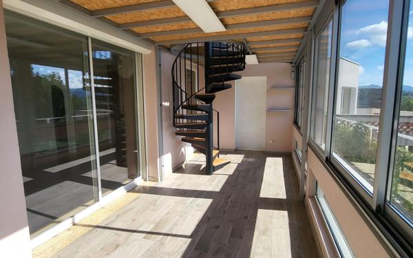 Maison à vendre    9 pièces • 215 m2 Aubenas