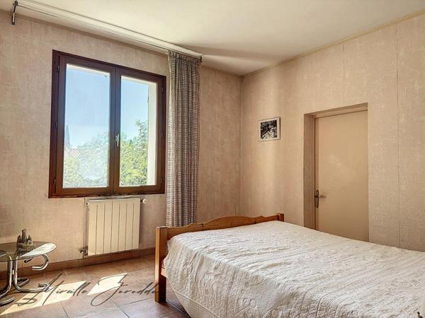 Saint Remy De Provence villa 5 pièces 128 m² avec piscine et dépendance