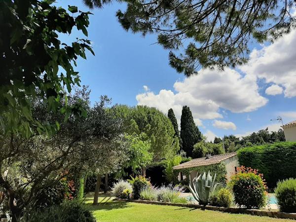 Saint Remy De Provence villa 5 pièces 128 m² avec piscine et dépendance