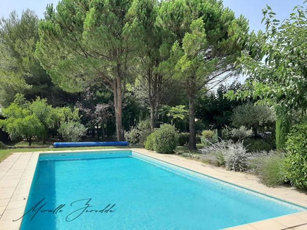 Saint Remy De Provence villa 5 pièces 128 m² avec piscine et dépendance