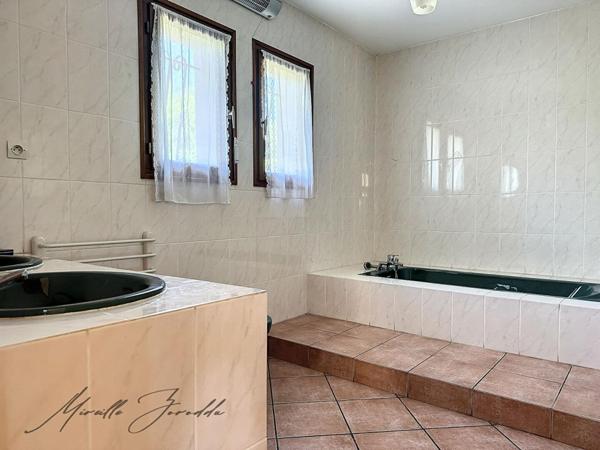 Saint Remy De Provence villa 5 pièces 128 m² avec piscine et dépendance