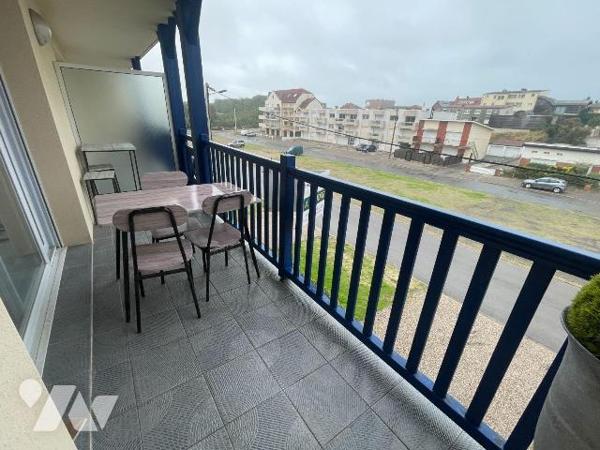 Appartement à vendre à Cucq (62780) en Pas-de-Calais (62)

A VENDRE appartement T2 Au 2ème ét...