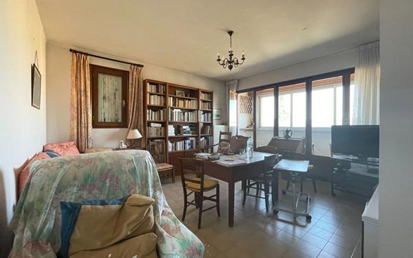 Appartement à vendre    3 pièces • 56,17 m2 Hyères