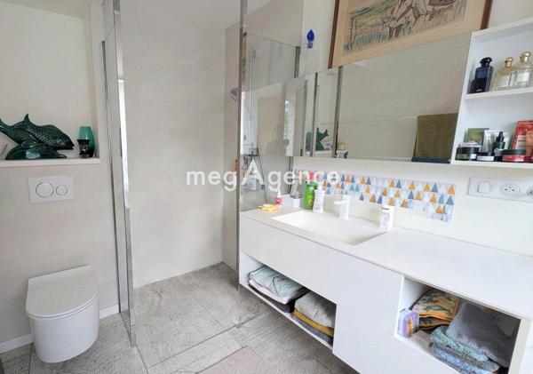 Maison à ROUBAIX, 59100 - 6 pièces 285m²