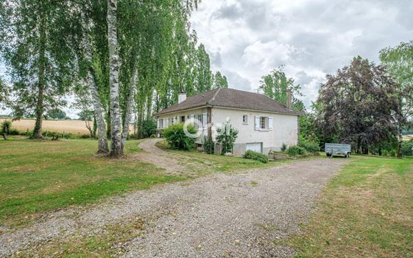 Maison à louer    4 pièces •  Saint-Hilaire-Bonneval