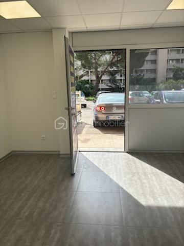 Local d activites de 140 m²