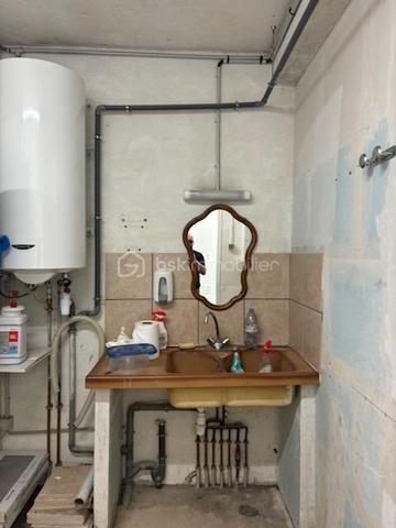 Local d activites de 140 m²