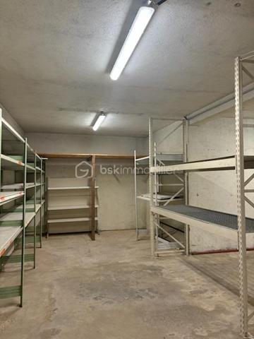 Local d activites de 140 m²