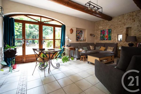 Maison à vendre  13 pièces - 410 m 2   SAUZET  - 26