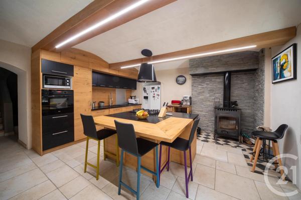 Maison à vendre  13 pièces - 410 m 2   SAUZET  - 26