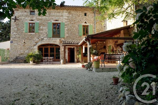 Maison à vendre  13 pièces - 410 m 2   SAUZET  - 26