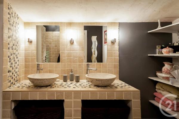 Maison à vendre  13 pièces - 410 m 2   SAUZET  - 26