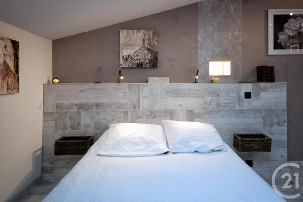Maison à vendre  13 pièces - 410 m 2   SAUZET  - 26