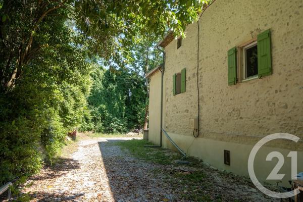 Maison à vendre  13 pièces - 410 m 2   SAUZET  - 26