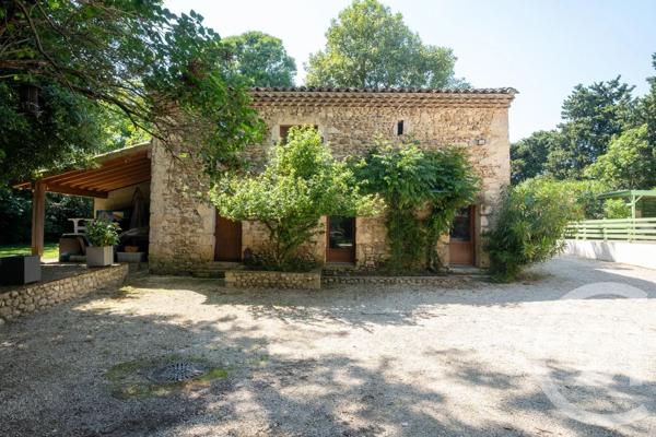 Maison à vendre  13 pièces - 410 m 2   SAUZET  - 26