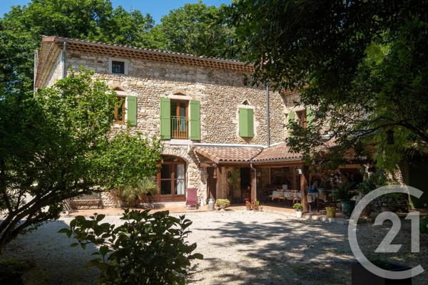 Maison à vendre  13 pièces - 410 m 2   SAUZET  - 26