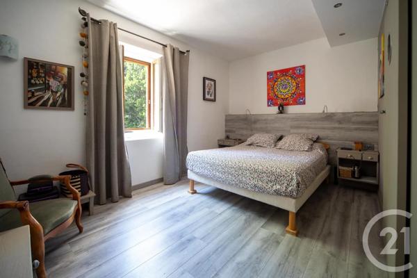 Maison à vendre  13 pièces - 410 m 2   SAUZET  - 26