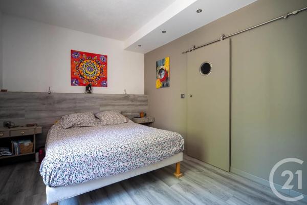 Maison à vendre  13 pièces - 410 m 2   SAUZET  - 26