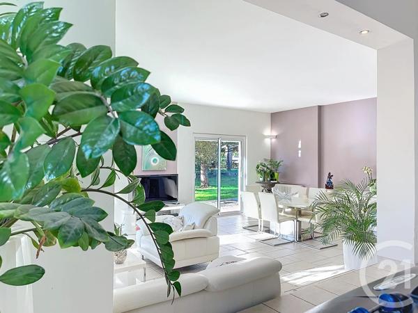 Maison à vendre  13 pièces - 410 m 2   SAUZET  - 26