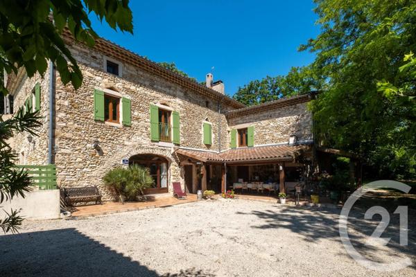 Maison à vendre  13 pièces - 410 m 2   SAUZET  - 26