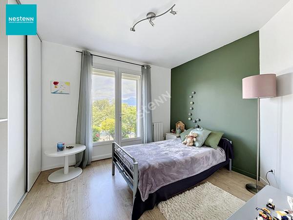 EPAGNY _ Maison individuelle rénovée, 5 pièces de 134 m², avec belle vue, piscine, jardin et terrasse, à vendre