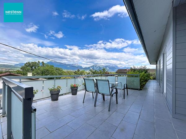 EPAGNY _ Maison individuelle rénovée, 5 pièces de 134 m², avec belle vue, piscine, jardin et terrasse, à vendre