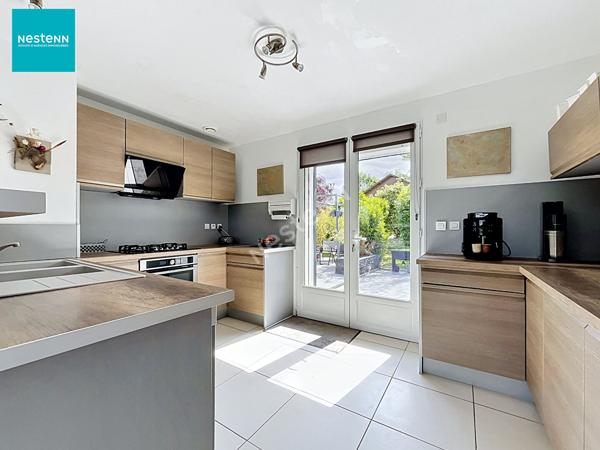 EPAGNY _ Maison individuelle rénovée, 5 pièces de 134 m², avec belle vue, piscine, jardin et terrasse, à vendre