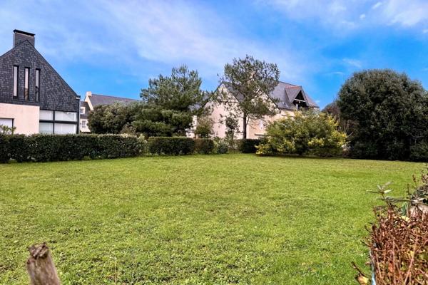 LE CROISIC-TERRAIN CONSTRUCTIBLE VIABILISÉ (AVEC FIBRE) DE 561M2- AU CALME-PROCHE COMMERCE ET PLAGES