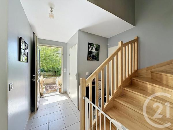 Maison à vendre  6 pièces - 123 m 2   CHASSE SUR RHONE  - 38