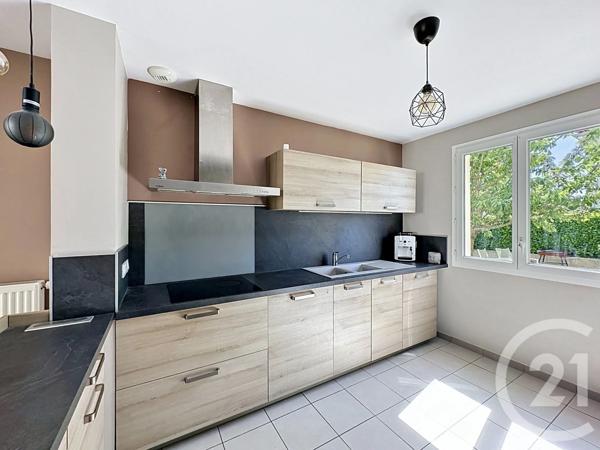 Maison à vendre  6 pièces - 123 m 2   CHASSE SUR RHONE  - 38