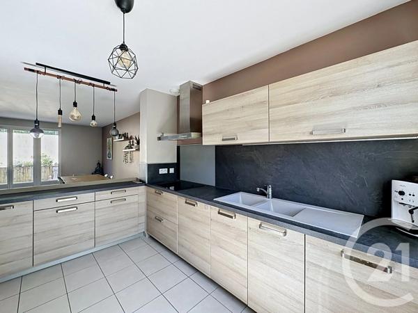 Maison à vendre  6 pièces - 123 m 2   CHASSE SUR RHONE  - 38