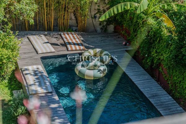 BORDEAUX – MAISON DE MAÎTRE AVEC GARAGE ET PISCINE