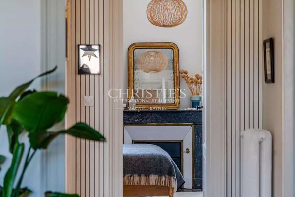 BORDEAUX – MAISON DE MAÎTRE AVEC GARAGE ET PISCINE