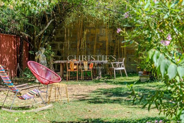 BORDEAUX – MAISON DE MAÎTRE AVEC GARAGE ET PISCINE
