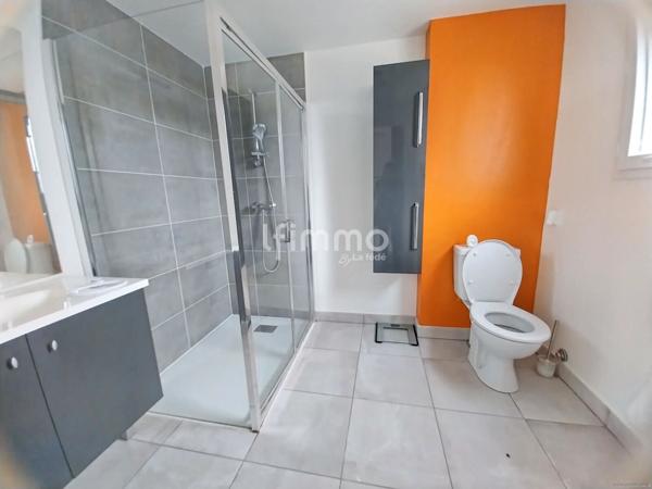 Maison duplex 68 m2 avec extérieurs et deux places de parking