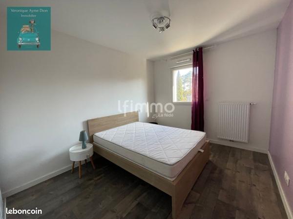 Maison duplex 68 m2 avec extérieurs et deux places de parking