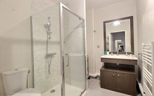 Appartement à vendre    2 pièces • 33,02 m2 Paris 13