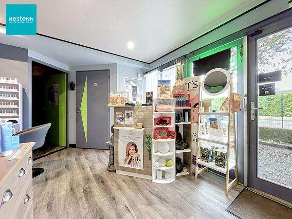 ALLONZIER LA CAILLE _ Local commercial de 119 m², à vendre