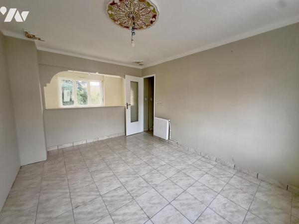 A VENDRE MAISON DITE "BEL ETAGE" 