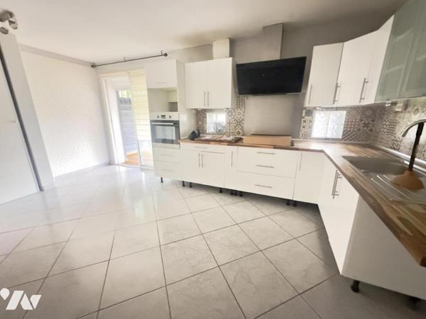 A VENDRE MAISON DITE "BEL ETAGE" 