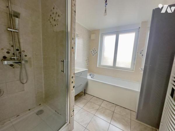 A VENDRE MAISON DITE "BEL ETAGE" 